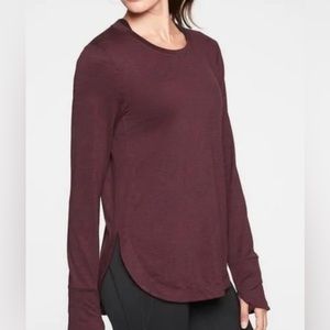 Athleta Uptempo CYA top. Thumb holes. Size XL